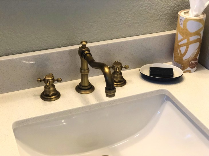 49613B70-CDBF-4BBE-B367-5F09D5DBBD4A